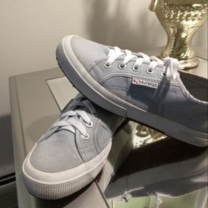 Unisex canvas sneaker
